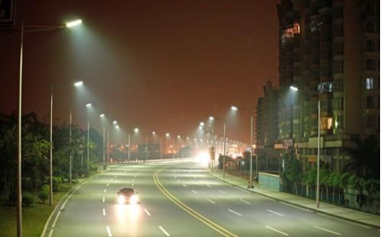 LED路灯光线在大雾环境里的穿透力.png